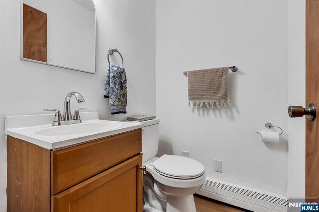 40 Kingsland Road, West Milford, NJ 07421