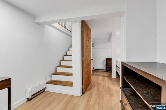 40 Kingsland Road, West Milford, NJ 07421