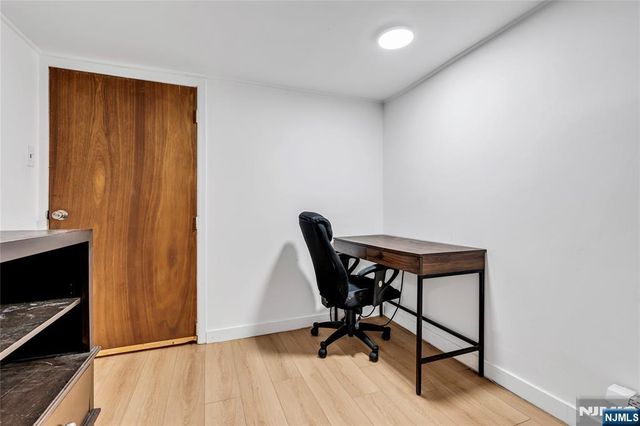 40 Kingsland Road, West Milford, NJ 07421