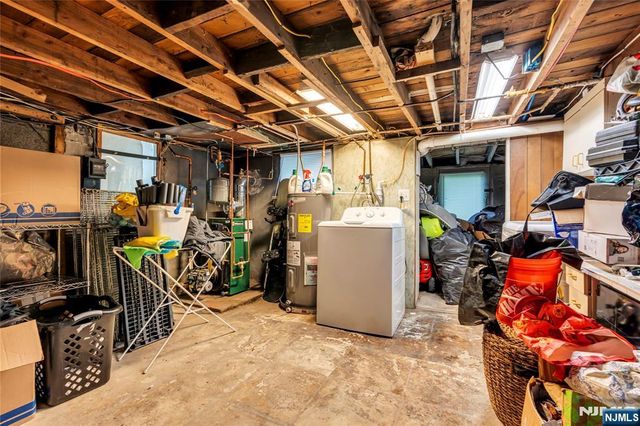 40 Kingsland Road, West Milford, NJ 07421