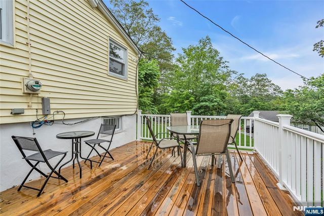 40 Kingsland Road, West Milford, NJ 07421