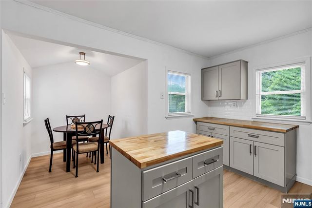 40 Kingsland Road, West Milford, NJ 07421