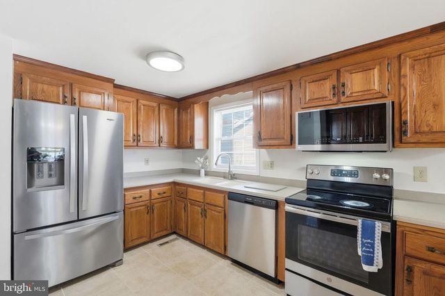 308 WESTOVER PKWY, Locust Grove, VA 22508
