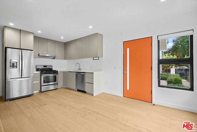 11795 Gateway Boulevard 3, Los Angeles, CA 90064