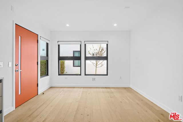 11795 Gateway Boulevard 3, Los Angeles, CA 90064
