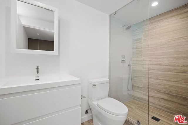 11795 Gateway Boulevard 3, Los Angeles, CA 90064