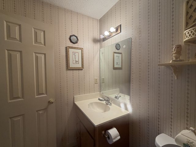 180 Woods Edge Rd, Winchester, TN 37398