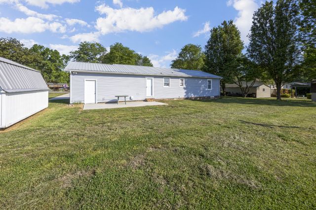 180 Woods Edge Rd, Winchester, TN 37398