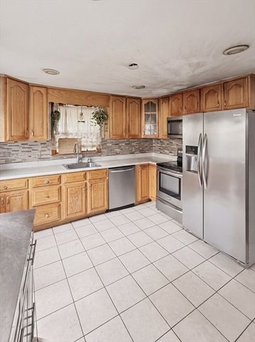 780 Summer St, Brockton, MA 02302