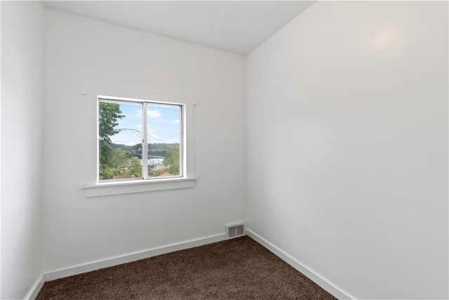 916 Sarah St, West Homestead, PA 15120