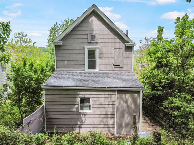 916 Sarah St, West Homestead, PA 15120