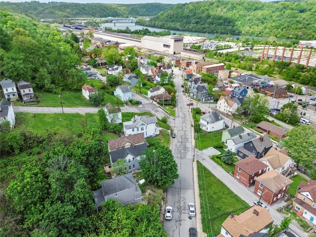 916 Sarah St, West Homestead, PA 15120