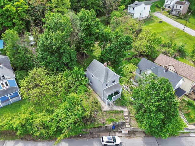 916 Sarah St, West Homestead, PA 15120