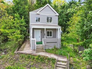 916 Sarah St, West Homestead, PA 15120