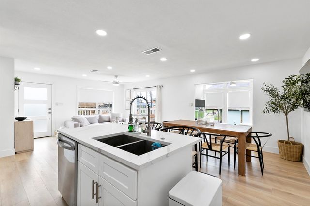 971 Mary Ann, Crystal Beach, TX 77650