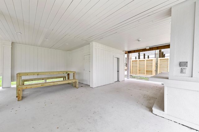 971 Mary Ann, Crystal Beach, TX 77650