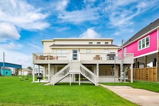971 Mary Ann, Crystal Beach, TX 77650
