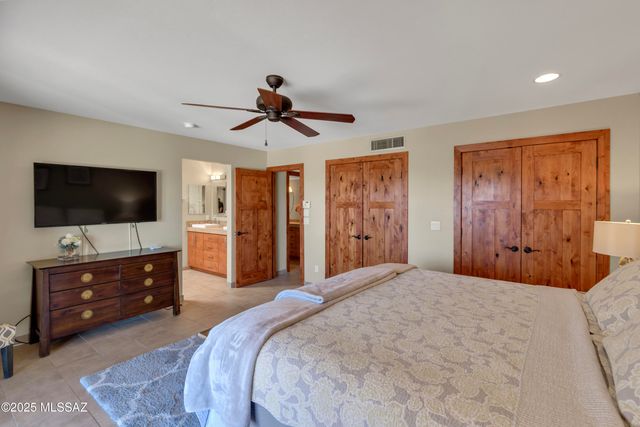 1300 E Vía Entrada, Tucson, AZ 85718