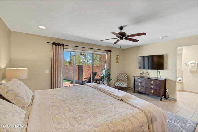 1300 E Vía Entrada, Tucson, AZ 85718