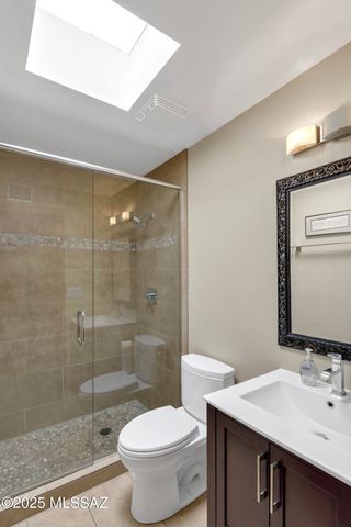 1300 E Vía Entrada, Tucson, AZ 85718