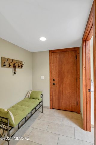 1300 E Vía Entrada, Tucson, AZ 85718