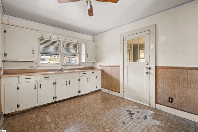 115 Old Piedmont Highway, Greenville, SC 29605