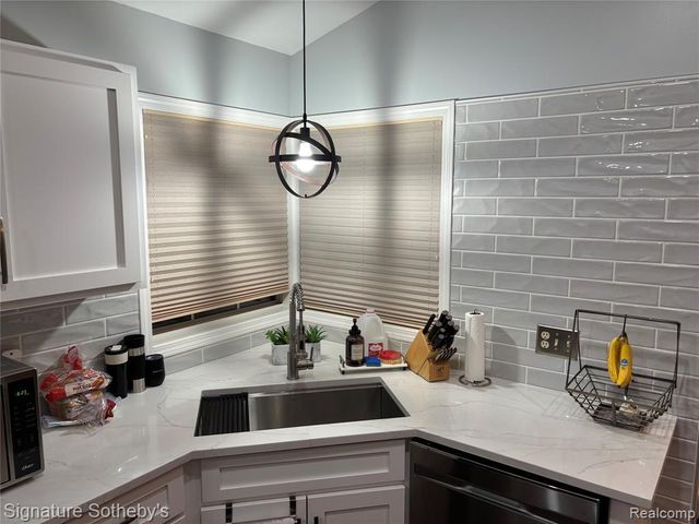 1931 Eagle Pointe, Bloomfield Hills, MI 48304