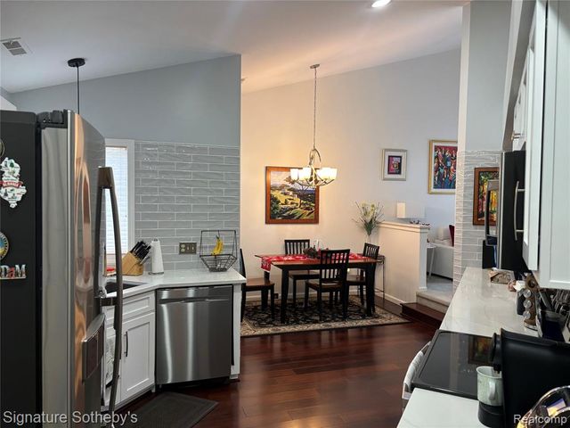 1931 Eagle Pointe, Bloomfield Hills, MI 48304