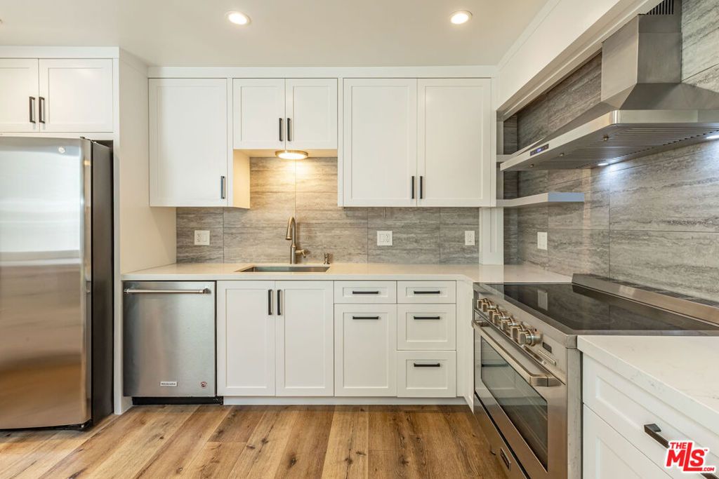 Image 16 of property listing at 28368 Rey De Copas Lane, Malibu, CA 90265