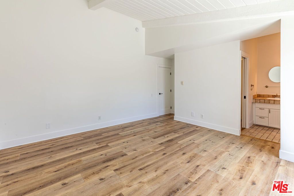 Image 23 of property listing at 28368 Rey De Copas Lane, Malibu, CA 90265