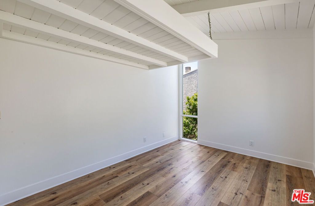 Image 27 of property listing at 28368 Rey De Copas Lane, Malibu, CA 90265