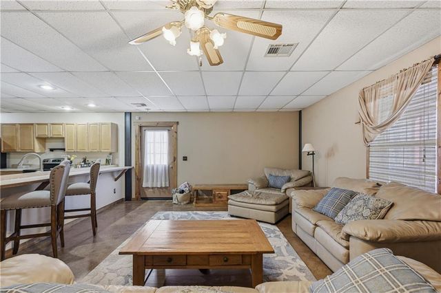 3014 W 4th Street, Pittsburg, KS 66762