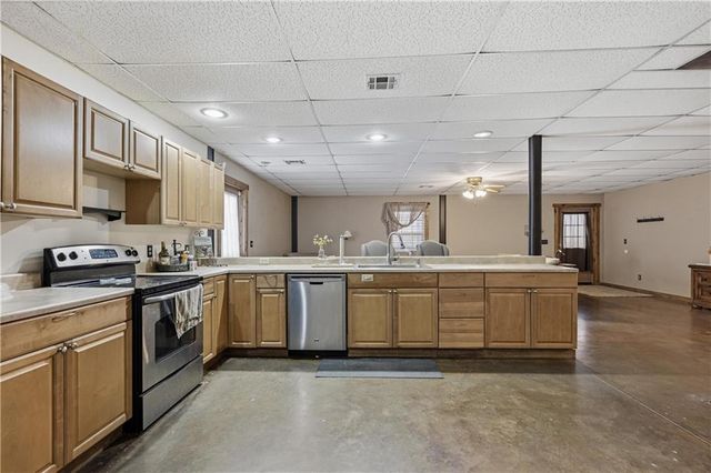 3014 W 4th Street, Pittsburg, KS 66762