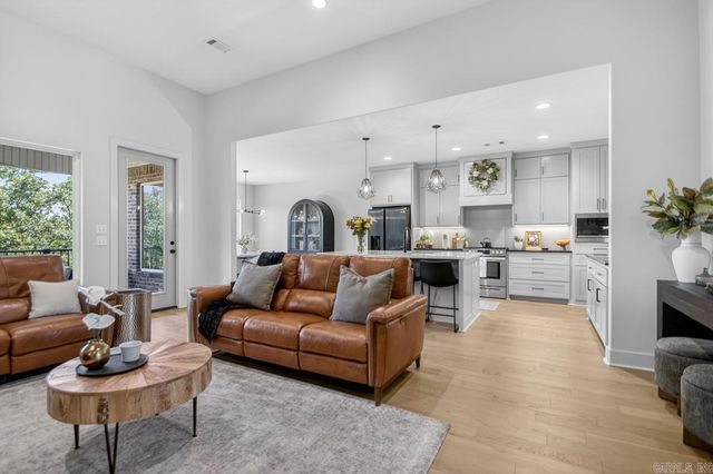 184 Ridgeview Trail, Maumelle, AR 72113