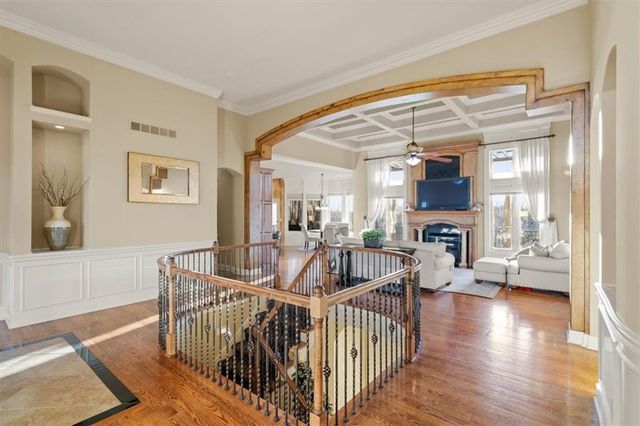 8050 N Caldwell Avenue, Parkville, MO 64152