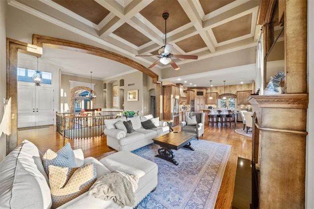 8050 N Caldwell Avenue, Parkville, MO 64152