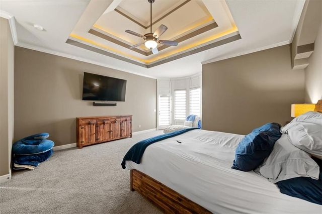 8050 N Caldwell Avenue, Parkville, MO 64152