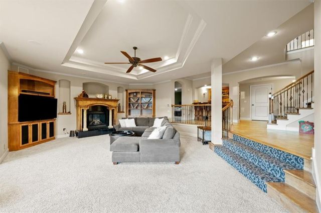 8050 N Caldwell Avenue, Parkville, MO 64152