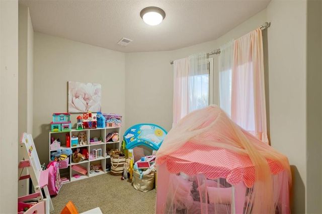 8050 N Caldwell Avenue, Parkville, MO 64152