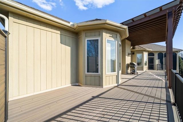 8050 N Caldwell Avenue, Parkville, MO 64152