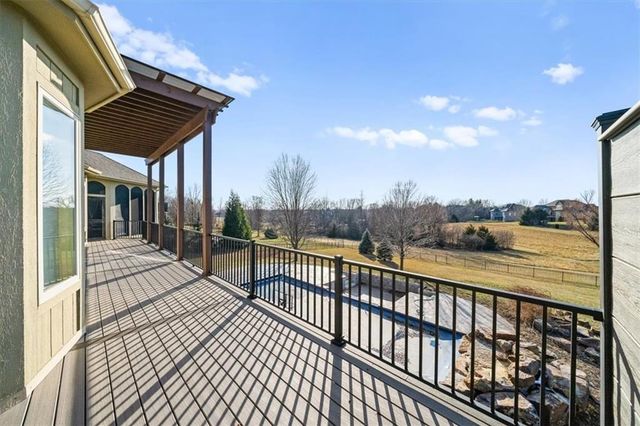 8050 N Caldwell Avenue, Parkville, MO 64152