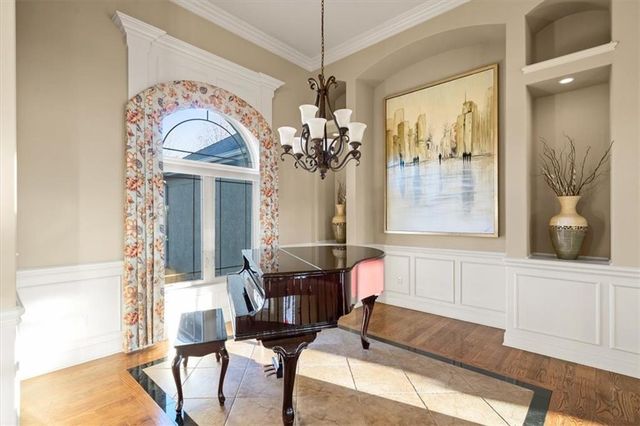 8050 N Caldwell Avenue, Parkville, MO 64152