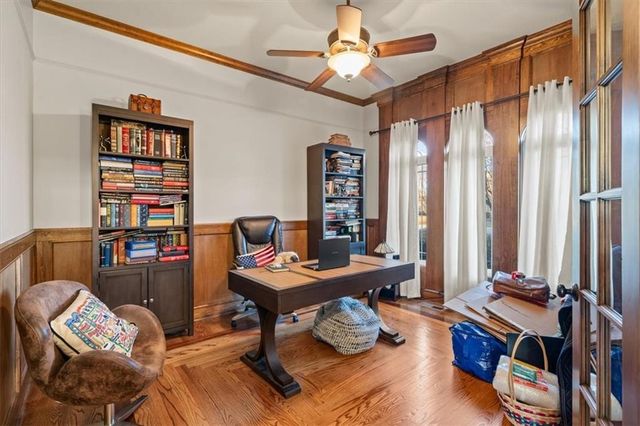 8050 N Caldwell Avenue, Parkville, MO 64152