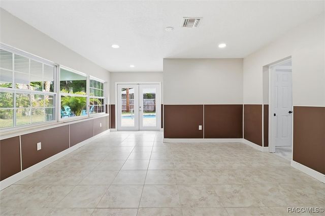 547 NW 9th Avenue, Crystal River, FL 34428