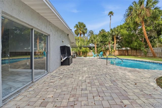 547 NW 9th Avenue, Crystal River, FL 34428