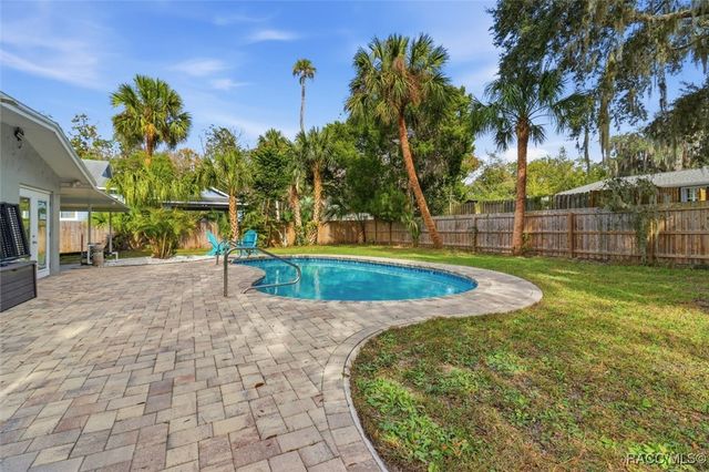 547 NW 9th Avenue, Crystal River, FL 34428