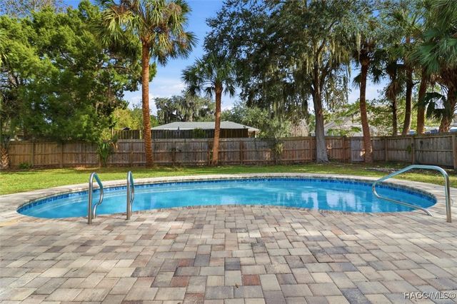 547 NW 9th Avenue, Crystal River, FL 34428
