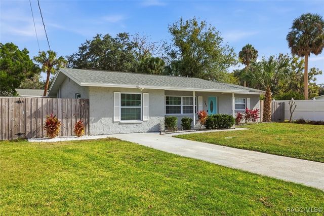 547 NW 9th Avenue, Crystal River, FL 34428