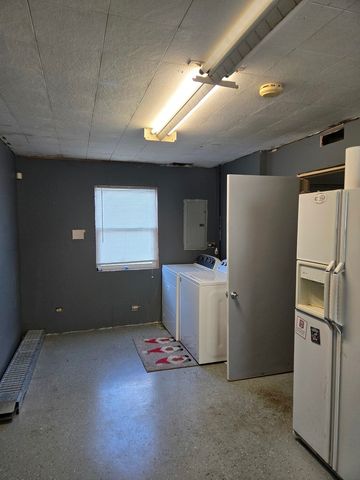 16517 Plainview Drive, Markham, IL 60428