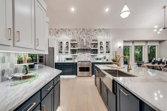 8602 Watersway Drive, Rowlett, TX 75088